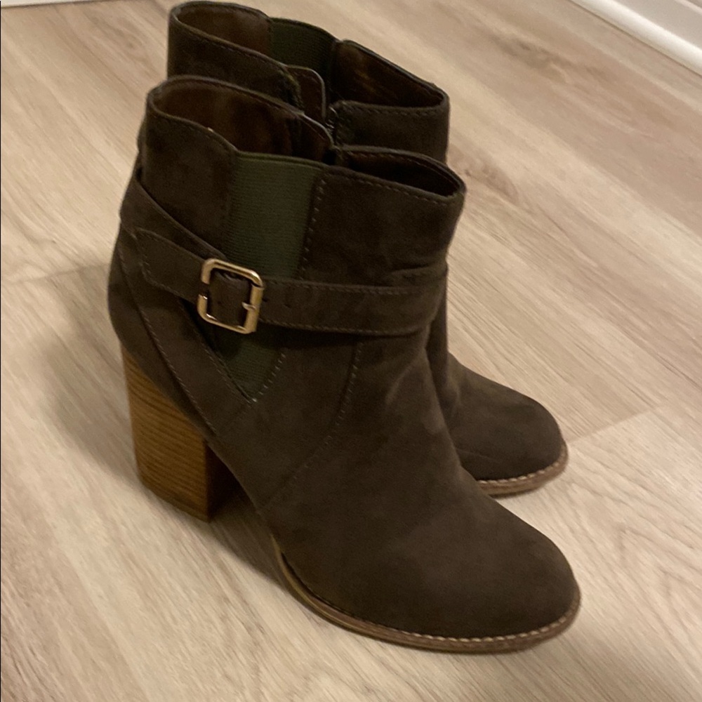 Aldo Green Ankle Boots with Chunky Heel and Buckle